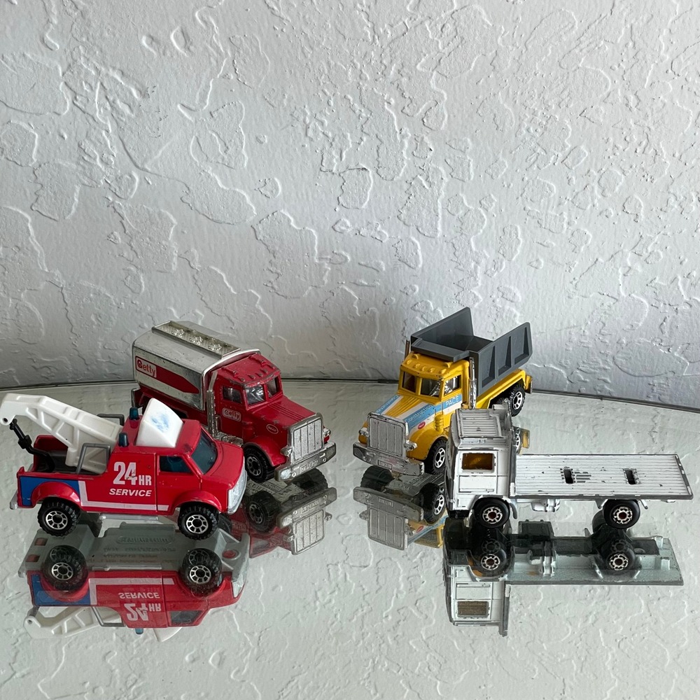 Bundle (4) Vintage‎ 80s MATCHBOX Trucks Volvo Peterbilt Breakdown Van